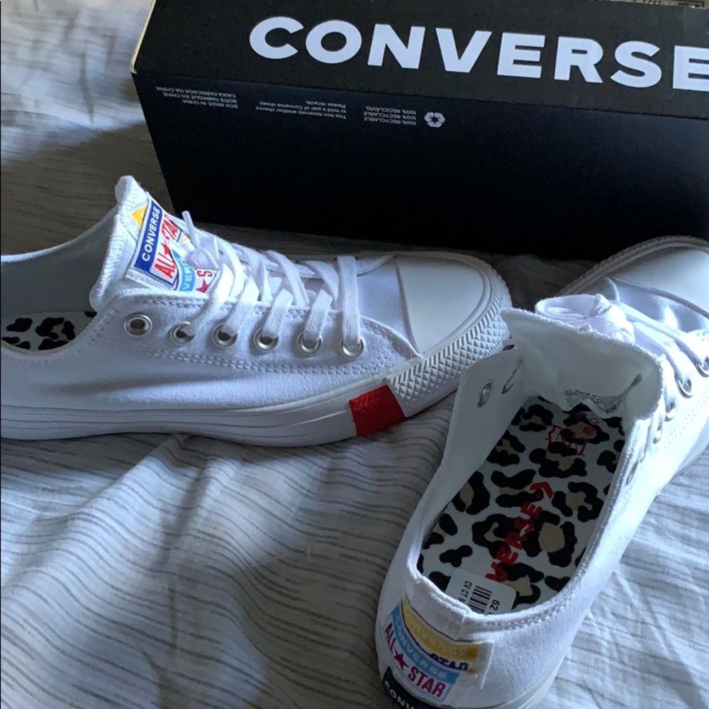 CONVERSE W 7 (FIT LIKE A 7.5) BRAND NEW NEVER WORN